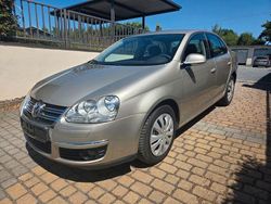 Beige Gebraucht 2006 VW Jetta Comfortline Limousine | 4.495 € (Etwas zu teuer)