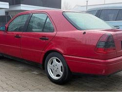 Rot Gebraucht 1996 Mercedes C180 Limousine | 2.450 € (Fairer Preis)