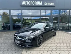 Kosmosschwarz (metallic) Gebraucht 2020 Mercedes A250 AMG Limousine | 30.970 € (Fairer Preis)
