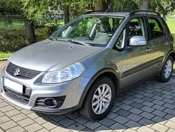 Grau Gebraucht 2011 Suzuki SX4 Style SUV | 6.450 € (Fairer Preis)