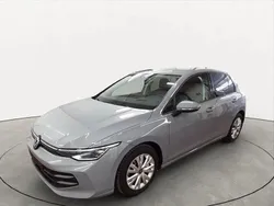 Grau Gebraucht 2024 VW Golf VIII Life Limousine | 30.089 € (Etwas zu teuer)