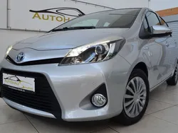 Silber Gebraucht 2012 Toyota Yaris Hybrid Life Limousine | 9.999 € (Teuer)