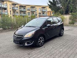 Schwarz Gebraucht 2014 Opel Meriva Color Edition Van / Kleinbus | 5.999 € (Guter Preis)