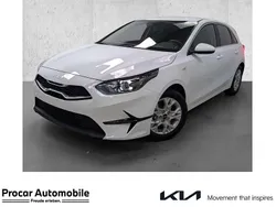 Weiß Gebraucht 2025 Kia Ceed Vision Limousine | 20.790 € (Fairer Preis)