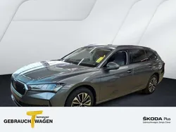Grau Gebraucht 2024 Skoda Superb Selection Kombi | 30.990 € (Fairer Preis)
