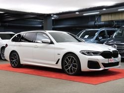 Weiß Gebraucht 2022 BMW 530e M Sport Kombi | 35.995 € (Guter Preis)