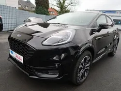 Obsidianschwarz metallic Gebraucht 2022 Ford Puma ST-Line X Coupé | 21.900 € (Fairer Preis)
