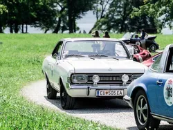 Weiß Gebraucht 1971 Opel Commodore Coupé | 26.100 €