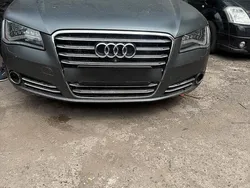 Grau Gebraucht 2012 Audi A8L Limousine | 15.000 €