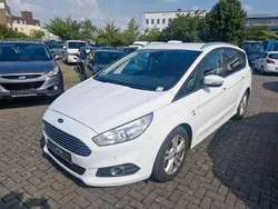 Weiß Gebraucht 2017 Ford S-MAX Business Edition Van / Kleinbus | 12.950 €