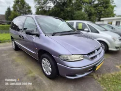 Grau Gebraucht 1998 Chrysler Grand Voyager Van / Kleinbus | 2.600 €
