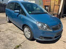 Blau Gebraucht 2007 Opel Zafira Van / Kleinbus | 5.450 € (Teuer)