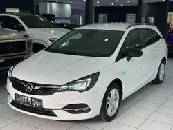 Weiß Gebraucht 2021 Opel Astra Edition Kombi | 13.990 € (Fairer Preis)