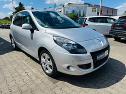 Grau Gebraucht 2011 Renault Scénic III Dynamique Van / Kleinbus | 8.470 € (Etwas zu teuer)