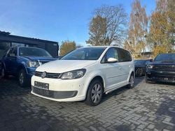 Weiß Gebraucht 2015 VW Touran Comfortline Van / Kleinbus | 6.000 € (Superpreis)