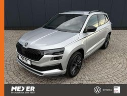 Brilliantsilber metallic Neu 2025 Skoda Karoq SportLine SUV | 34.890 € (Fairer Preis)