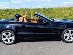 Schwarz Gebraucht 2010 Mercedes SL300 Cabrio | 26.000 €