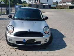 Silber Gebraucht 2006 Mini Cooper Kleinwagen | 1.950 €