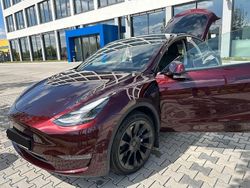 Rot Gebraucht 2023 Tesla Model Y Long Range AWD SUV | 44.400 € (Teuer)