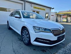 Weiß Gebraucht 2022 Skoda Superb Ambition Kombi | 18.500 € (Guter Preis)