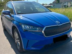Blau Gebraucht 2024 Skoda Enyaq iV SUV | 33.000 € (Fairer Preis)