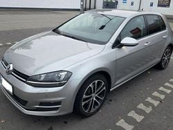 Grau Gebraucht 2015 VW Golf VII Limousine | 10.999 € (Guter Preis)