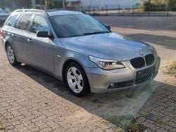 Silber Gebraucht 2025 BMW 530 Kombi | 3.500 €