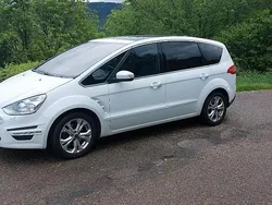 Weiß Gebraucht 2009 Ford S-MAX Titanium Van / Kleinbus | 3.999 € (Teuer)