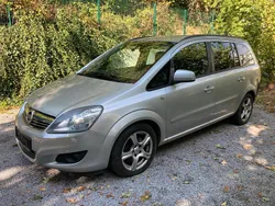 Silber Gebraucht 2013 Opel Zafira Family Van / Kleinbus | 2.350 € (Superpreis)