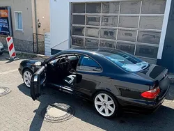 Schwarz Gebraucht 2000 Mercedes CLK230 Avantgarde Coupé | 2.200 € (Fairer Preis)