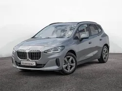 Grau Gebraucht 2023 BMW 220 Active Tourer Performance Van / Kleinbus | 26.950 € (Superpreis)