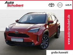 Rot Gebraucht 2024 Toyota Yaris Cross Team SUV | 28.980 € (Guter Preis)