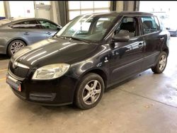 Schwarzmagic perleffekt Gebraucht 2010 Skoda Fabia Cool Edition Kleinwagen | 4.000 €