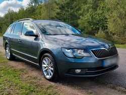 Grau Gebraucht 2015 Skoda Superb Kombi | 7.250 € (Fairer Preis)