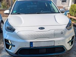Weiß Gebraucht 2021 Kia e-Niro Vision SUV | 20.500 € (Guter Preis)