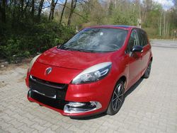 Rot Gebraucht 2012 Renault Scénic III Bose Edition Van / Kleinbus | 4.950 € (Fairer Preis)