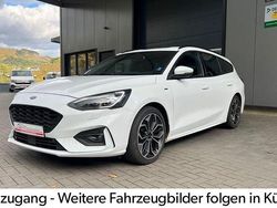 Weiß Gebraucht 2020 Ford Focus ST-Line Limousine | 19.890 € (Etwas zu teuer)