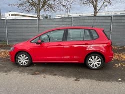 Rot Gebraucht 2017 VW Golf Sportsvan Comfortline Van / Kleinbus | 11.750 € (Guter Preis)