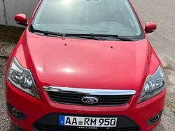 Rot Gebraucht 2010 Ford Focus Limousine | 4.200 € (Fairer Preis)