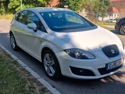 Weiß Gebraucht 2012 Seat Leon Limousine | 3.500 € (Guter Preis)