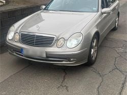 Beige Gebraucht 2005 Mercedes E220 Kombi | 5.400 €