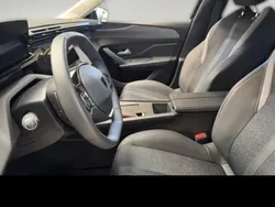 Schwarz Gebraucht 2022 Peugeot 308 Allure Kombi | 26.140 € (Teuer)