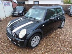 Schwarz Gebraucht 2005 Mini Cooper Kleinwagen | 1.950 € (Guter Preis)