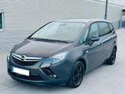 Grau Gebraucht 2015 Opel Zafira Van / Kleinbus | 7.299 € (Fairer Preis)