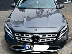 Grau Gebraucht 2019 Mercedes GLA180 Urban SUV | 22.900 € (Fairer Preis)