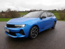 Blau Gebraucht 2024 Opel Astra GS Line Kombi | 34.000 € (Teuer)