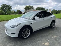 Weiß Gebraucht 2023 Tesla Model Y Long Range SUV | 35.999 € (Guter Preis)