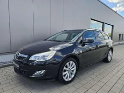 Graphitschwarz/carbon flash/ Gebraucht 2012 Opel Astra Kombi | 3.390 € (Guter Preis)