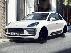Weiß Gebraucht 2021 Porsche Macan SUV | 67.295 € (Etwas zu teuer)