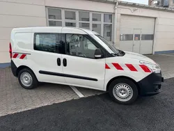 Weiß Gebraucht 2015 Opel Combo Van / Kleinbus | 9.300 € (Fairer Preis)